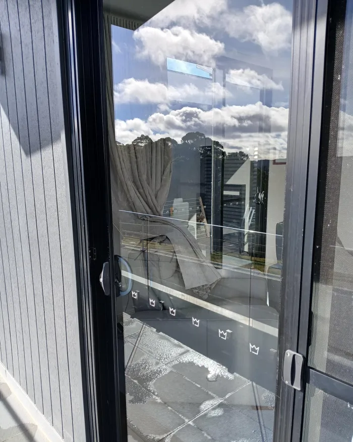 The same sliding door after cleaning